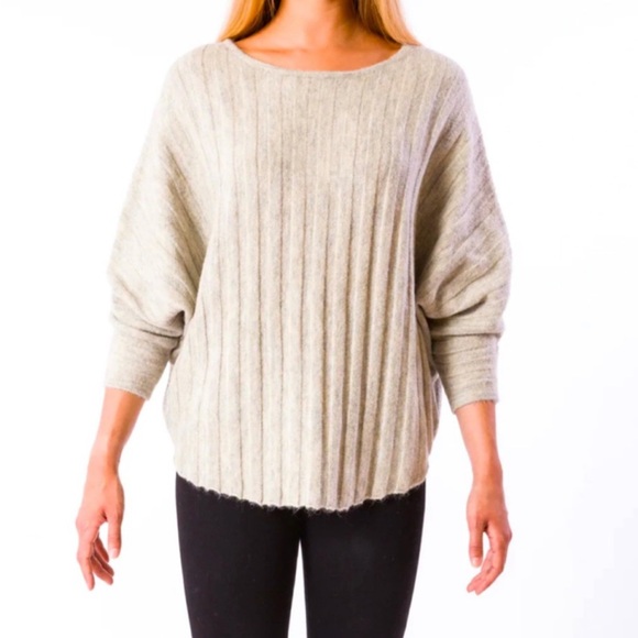 KERISMA Ryu Ko Sweater Size S/M - Picture 1 of 7
